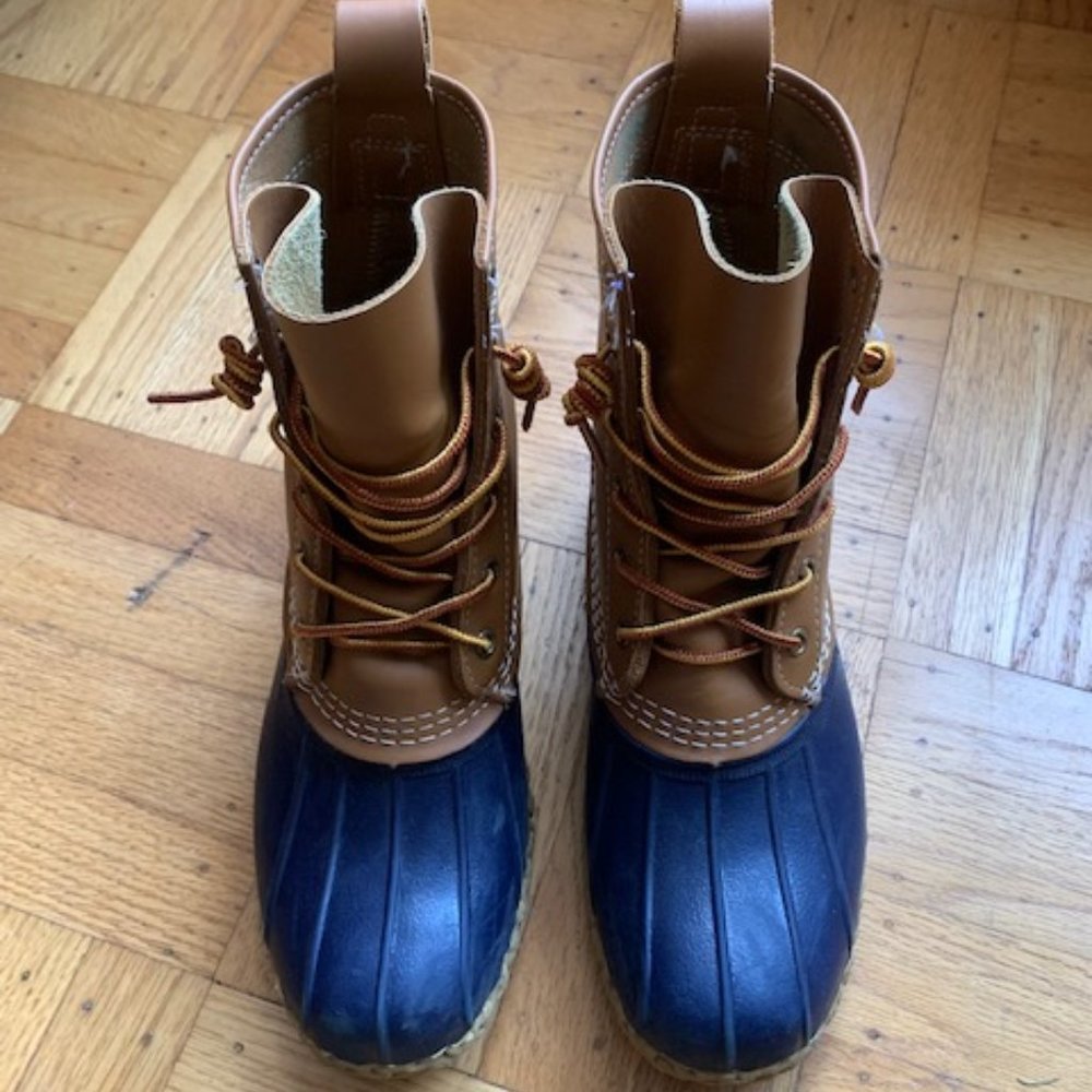 Women's LL Bean Boot - Size 9